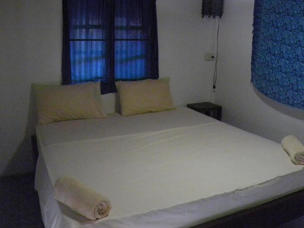Blue Tribes Garden Beach Resort Koh Lipe Esterno foto